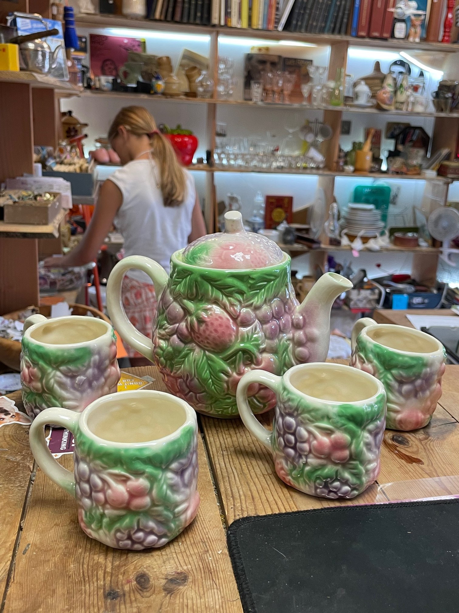 Brocante — vaisselle vintage et objets de seconde main