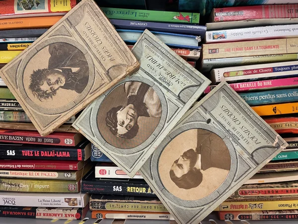 Livres et beaux albums.