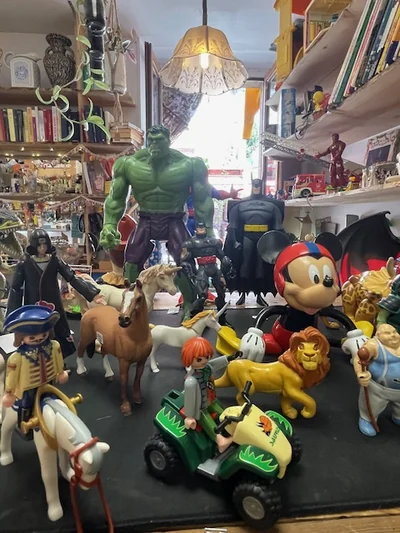 Jeux et objets pour enfants.
